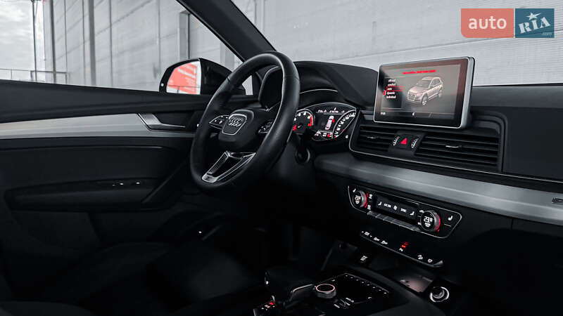 Позашляховик / Кросовер Audi Q5 2018 в Рівному
