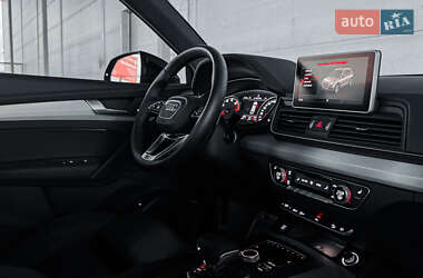 Позашляховик / Кросовер Audi Q5 2018 в 