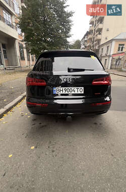 Позашляховик / Кросовер Audi Q5 2019 в 