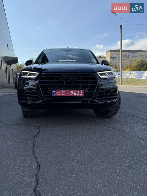 Внедорожник / Кроссовер Audi Q5 2017 в Кривом Роге