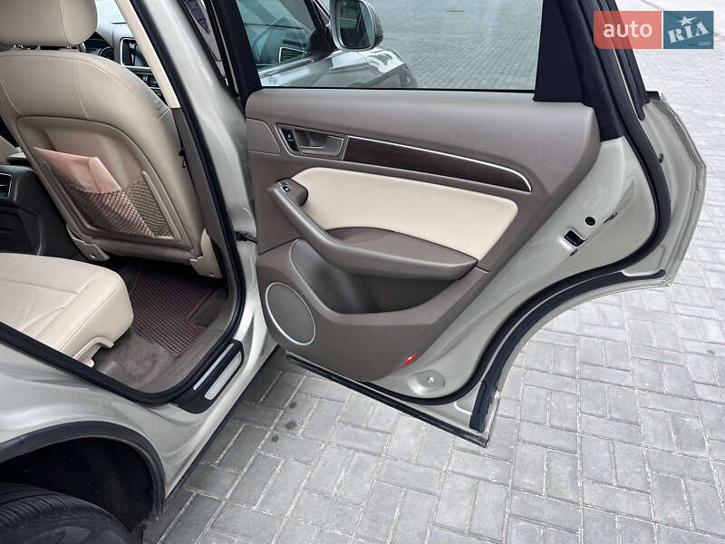 Позашляховик / Кросовер Audi Q5 2016 в Дніпрі