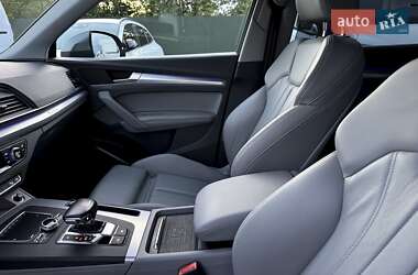 Позашляховик / Кросовер Audi Q5 2019 в  фото 35 Позашляховик / Кросовер Audi Q5 2019 в