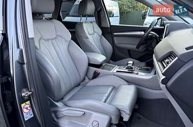 Позашляховик / Кросовер Audi Q5 2019 в  фото 40 Позашляховик / Кросовер Audi Q5 2019 в