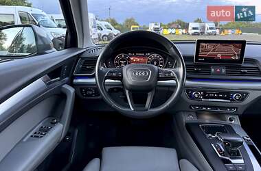 Позашляховик / Кросовер Audi Q5 2019 в  фото 60 Позашляховик / Кросовер Audi Q5 2019 в