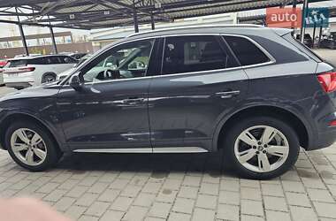 Позашляховик / Кросовер Audi Q5 2017 в 