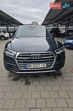 Позашляховик / Кросовер Audi Q5 2017 в 
