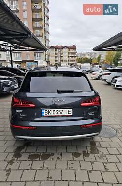 Позашляховик / Кросовер Audi Q5 2017 в 