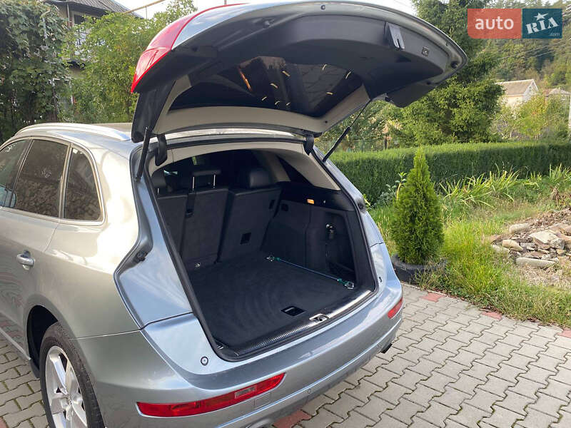 Внедорожник / Кроссовер Audi Q5 2011 в Великом Березном