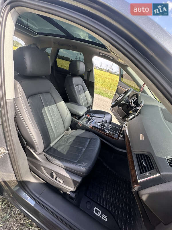 Позашляховик / Кросовер Audi Q5 2017 в Лубнах