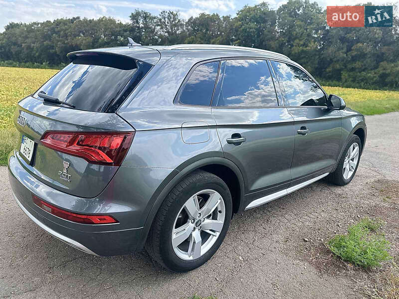 Позашляховик / Кросовер Audi Q5 2017 в Лубнах