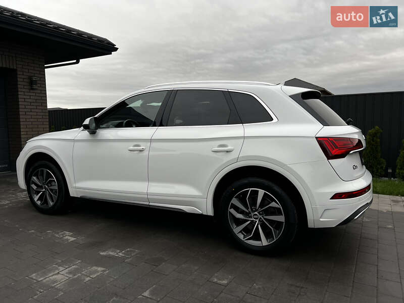 Позашляховик / Кросовер Audi Q5 2021 в Луцьку