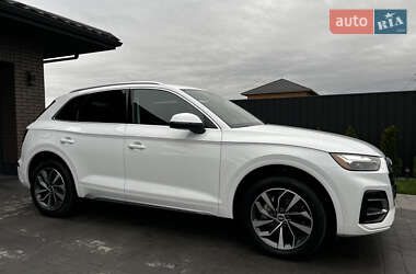 Позашляховик / Кросовер Audi Q5 2021 в 