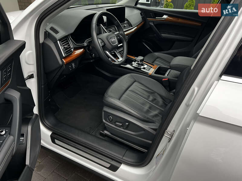 Позашляховик / Кросовер Audi Q5 2021 в Луцьку