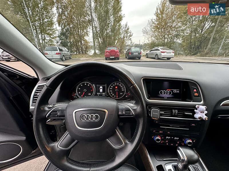 Позашляховик / Кросовер Audi Q5 2015 в Києві