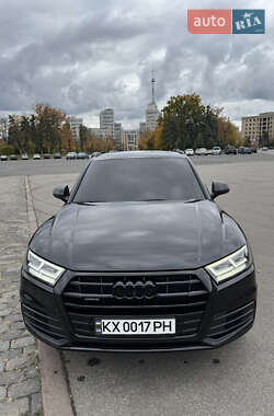 Внедорожник / Кроссовер Audi Q5 2018 в 