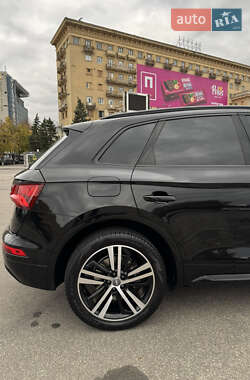 Внедорожник / Кроссовер Audi Q5 2018 в 
