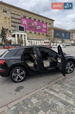 Внедорожник / Кроссовер Audi Q5 2018 в 