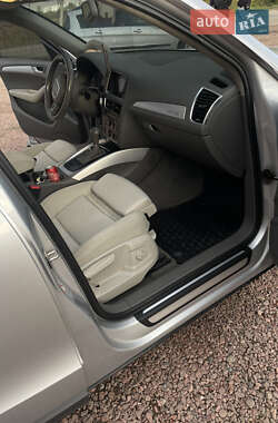 Внедорожник / Кроссовер Audi Q5 2009 в 