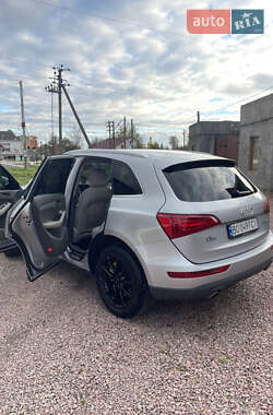 Внедорожник / Кроссовер Audi Q5 2009 в 
