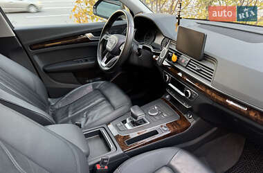 Внедорожник / Кроссовер Audi Q5 2017 в 