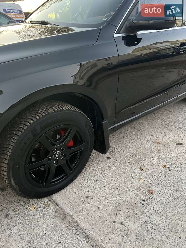 Внедорожник / Кроссовер Audi Q5 2010 в Золочеве