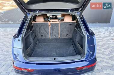 Позашляховик / Кросовер Audi Q5 2021 в 