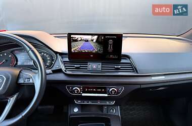 Позашляховик / Кросовер Audi Q5 2021 в 