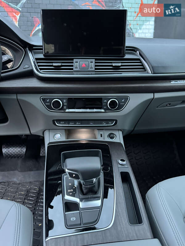 Внедорожник / Кроссовер Audi Q5 2024 в Киеве