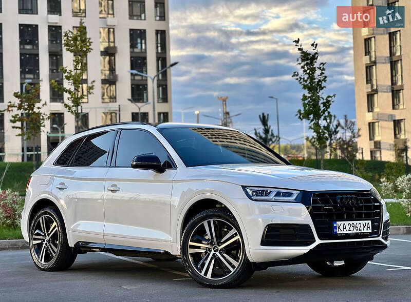 Позашляховик / Кросовер Audi Q5 2019 в Києві