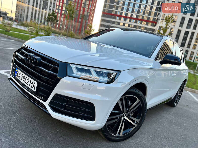 Позашляховик / Кросовер Audi Q5 2019 в Києві