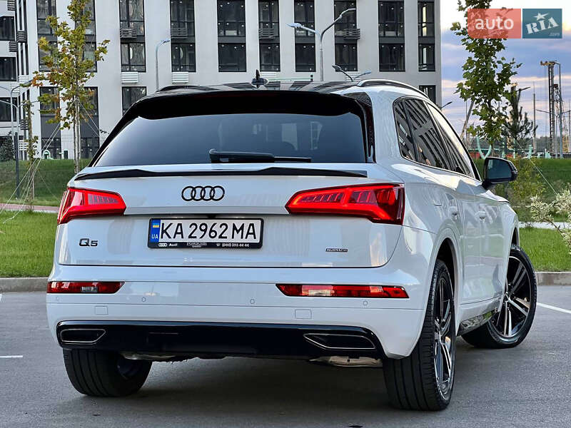 Позашляховик / Кросовер Audi Q5 2019 в Києві