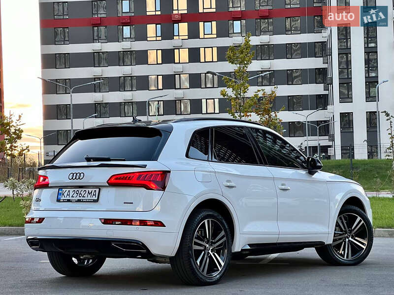 Позашляховик / Кросовер Audi Q5 2019 в Києві