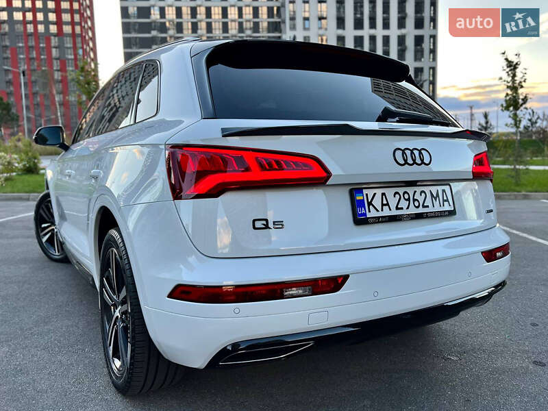 Позашляховик / Кросовер Audi Q5 2019 в Києві