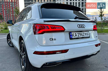 Позашляховик / Кросовер Audi Q5 2019 в  фото 21 Позашляховик / Кросовер Audi Q5 2019 в