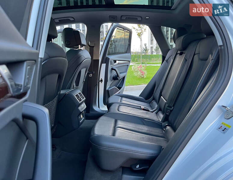 Позашляховик / Кросовер Audi Q5 2019 в Києві