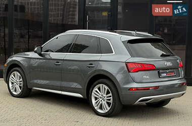Позашляховик / Кросовер Audi Q5 2019 в 