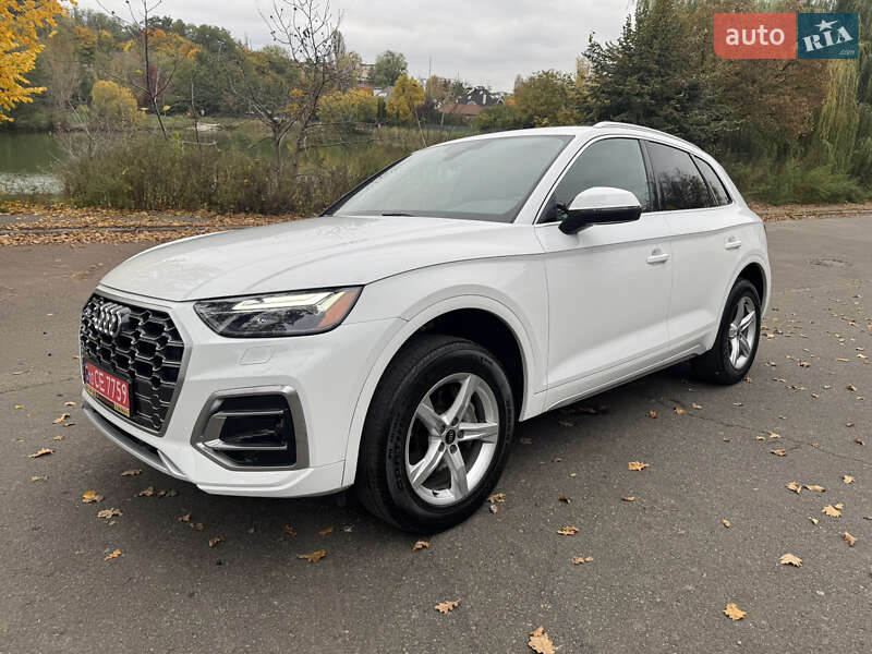 Позашляховик / Кросовер Audi Q5 2021 в  фото Позашляховик / Кросовер Audi Q5 2021 в