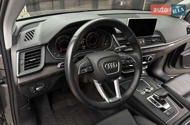 Позашляховик / Кросовер Audi Q5 2019 в 