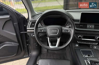 Позашляховик / Кросовер Audi Q5 2019 в 