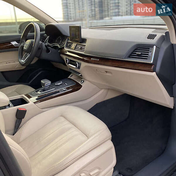 Позашляховик / Кросовер Audi Q5 2016 в Києві фото 13 Позашляховик / Кросовер Audi Q5 2016 в Києві