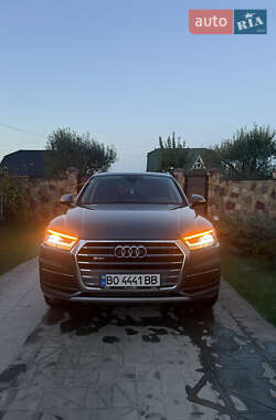 Позашляховик / Кросовер Audi Q5 2019 в 