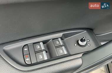 Позашляховик / Кросовер Audi Q5 2020 в 