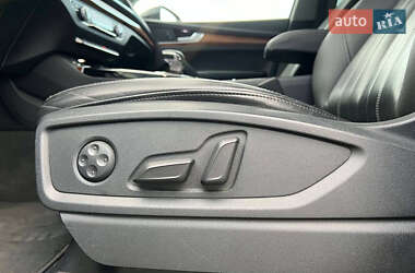 Позашляховик / Кросовер Audi Q5 2020 в 