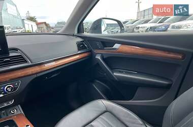 Позашляховик / Кросовер Audi Q5 2020 в 