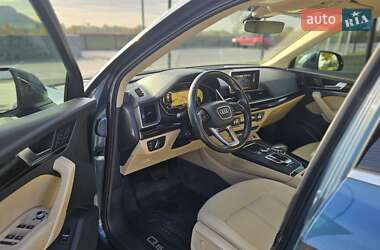 Позашляховик / Кросовер Audi Q5 2018 в  фото 35 Позашляховик / Кросовер Audi Q5 2018 в