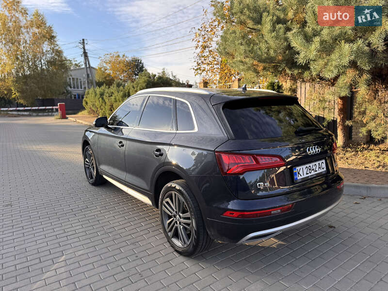 Позашляховик / Кросовер Audi Q5 2017 в Києві