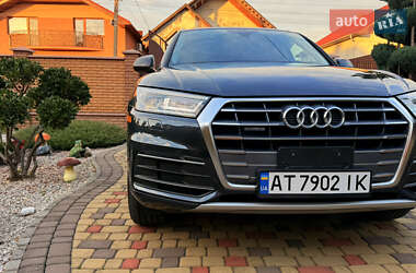 Позашляховик / Кросовер Audi Q5 2019 в  фото 17 Позашляховик / Кросовер Audi Q5 2019 в
