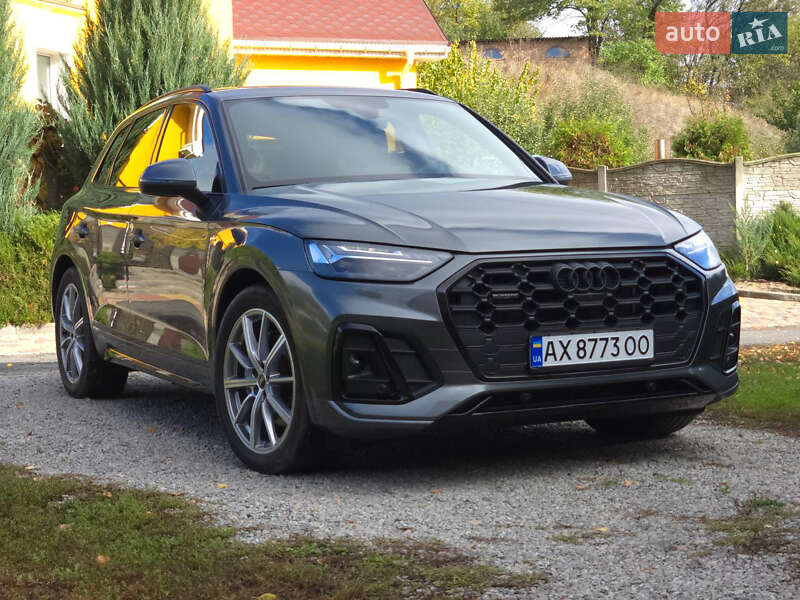 Позашляховик / Кросовер Audi Q5 2023 в  фото Позашляховик / Кросовер Audi Q5 2023 в