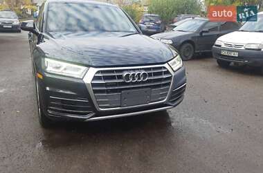 Внедорожник / Кроссовер Audi Q5 2017 в 
