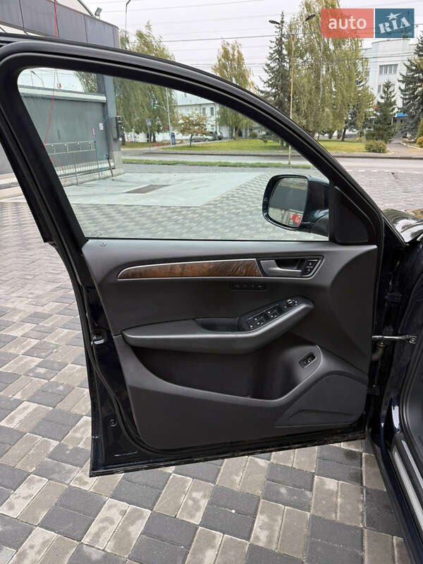 Внедорожник / Кроссовер Audi Q5 2011 в Хмельницком